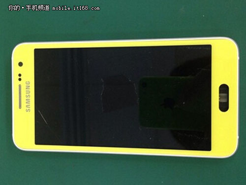 Mẫu smartphone cao cấp Galaxy S6 rò rỉ trên một số trang công nghệ của Trung Quốc.