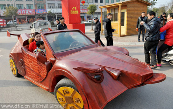 Chiếc xe ấn tượng của Yu thu hút sự chú ý của mọi người, thậm chí một người chuyên sưu tập xe muốn mua xe của Yu với giá 220.000 nhân dân tệ (hơn 35.000 USD).