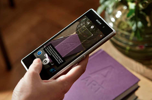 Xperia Z1 dù ra mắt từ lâu nhưng vẫn là chiếc smartphone đẹp và thời trang của Sony.