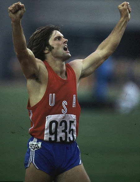 Bruce Jenner từng là nhà vô địch Olympic nhưng luôn có khát khao trở thành phụ nữ.