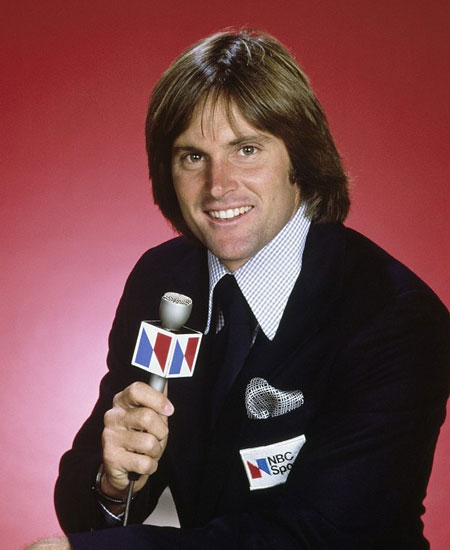 Bruce Jenner khi còn làm MC chương trình thể thao của kênh