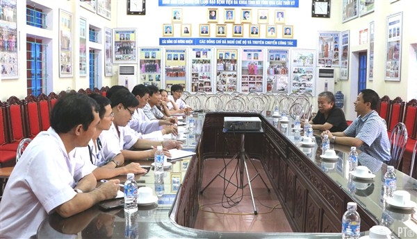Tổ khảo sát đánh giá cơ sở vật chất để phát triển chuyên ngành Tim mạch tại BKĐK tỉnh Hà Tĩnh.