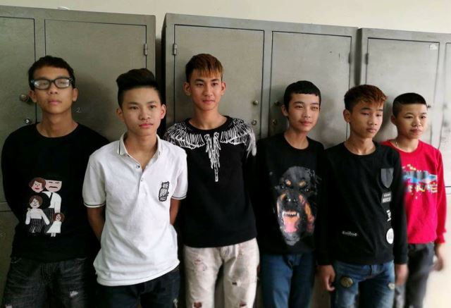 
6 thanh thiếu niên trong vụ hỗn chiến bị tạm giữ. Ảnh CA cung cấp
