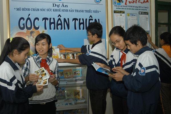 
Các chuyên gia khuyến cáo:Việt Nam cần ưu tiên đầu tư vào lĩnh vực giáo dục và sức khỏe sinh sản cho trẻ em gái - Đây là sự đầu tư sáng suốt. ảnh: P.V

