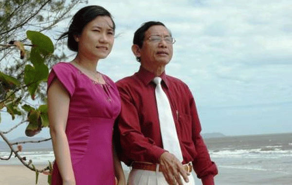 
Ông Lê Ân và cô vợ trẻ Mai Thị Mai. Ảnh: Internet
