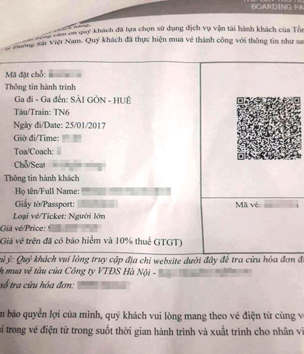 
8 vé tàu không hợp lệ được ga Sài Gòn phát hiện. Theo quy định, những người mua phải vé giả từ “cò” sẽ không được lên tàu.
