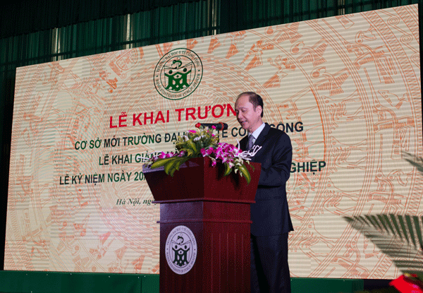 
Hình ảnh Thứ trưởng Bộ Y tế, GS.TS Lê Quang Cường phát biểu tại buổi lễ
