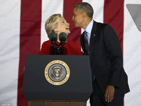 
Ông Obama đã kêu gọi cử chỉ đứng về phía bà Hillary. Vì theo ông, bà xứng đáng là chủ nhân của Nhà Trắng hơn ứng viên khác.
