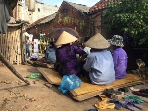 Gia đình tiến hành làm lễ cầu siêu cho nạn nhân.