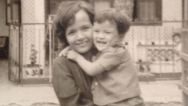 
Bà Thọ và Đàm Vĩnh Hưng khi còn nhỏ