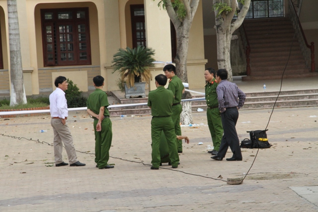 Công an bảo vệ, điều tra tại hiện trường