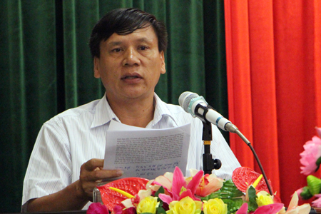 
Ông Vũ Văn Kinh, Phó Bí thư Thành ủy, Chủ tịch HĐND TP Móng Cái báo cáo tình hình KT-XH 9 tháng đầu năm 2016
