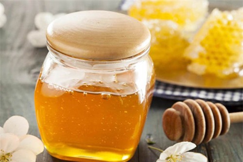Mật ong có rất nhiều công dụng trong việc làm đẹp
