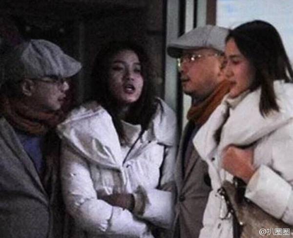 Từ Tranh v&agrave;o kh&aacute;ch sạn c&ugrave;ng một c&ocirc; g&aacute;i trẻ đẹp.