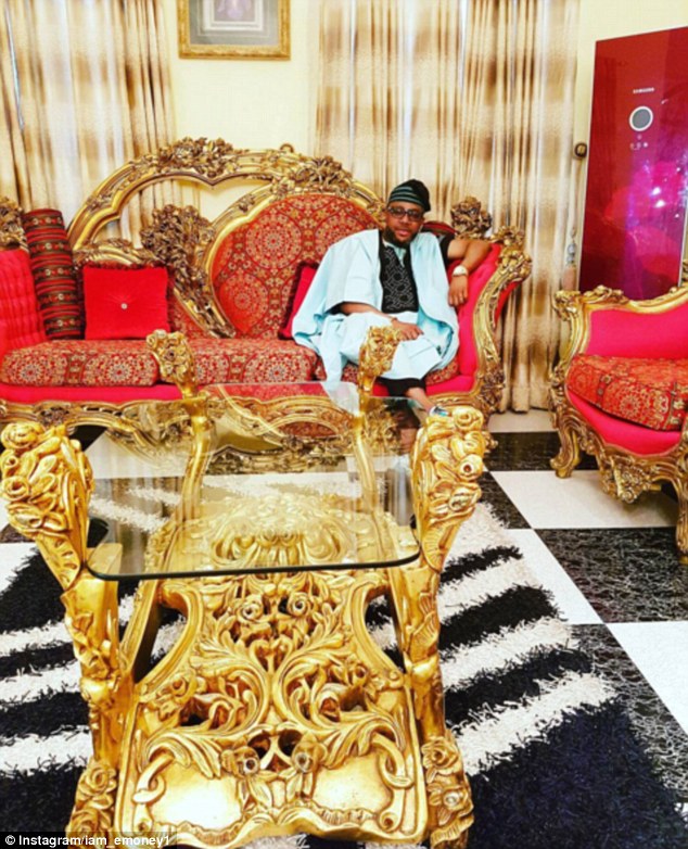
Emeka Okonkwo là 1 trong những tỷ phú có tiếng ở Nigeria với lối sống xa hoa hơn người.
