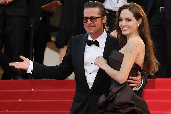 Hiện tại, ông Smith đang trì hoãn việc nộp đơn ly hôn và muốn giành quyền chăm sóc con với Angelina Jolie.