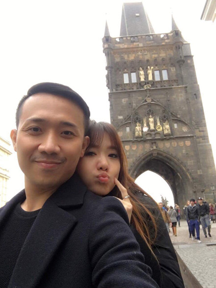 
Hari Won và Trấn Thành chia sẻ những hình ảnh ngọt ngào bên nhau trong chuyến lưu diễn châu Âu.
