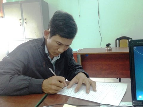 Nghi can Nguyễn Văn Thái tại cơ quan công an.
