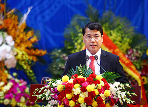 
Tân giáo sư Trần Đình Thắng phát biểu tại Lễ công bố quyết định và trao giấy chứng nhận đạt tiêu chuẩn chức danh giáo sư, phó giáo sư năm 2016. Ảnh: Minh Linh.
