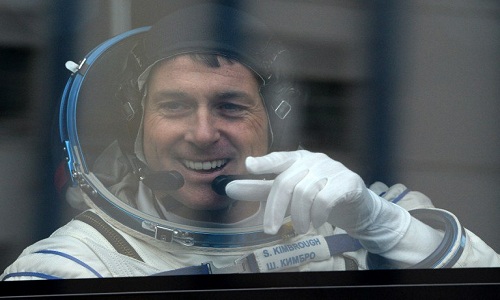 
Phi hành gia Shane Kimbrough bỏ phiếu bầu cử tổng thống Mỹ trên trạm ISS. Ảnh:NASA.
