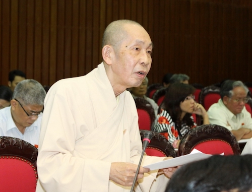 Ho&agrave; thượng Th&iacute;ch Chơn Thiện trong một lần ph&aacute;t biểu tại Quốc hội.