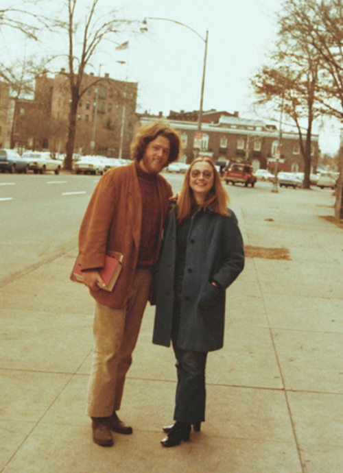 
Hình ảnh Bill và Hillary khi còn là sinh viên trường đại học Luật Yale.
