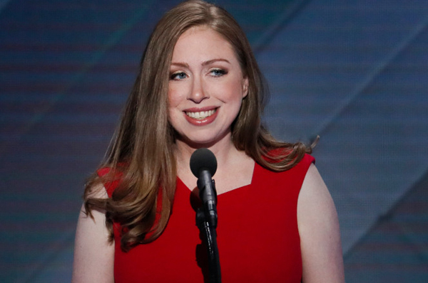 
[Chelsea Clinton, con g&aacute;i duy nhất của vợ chồng b&agrave; Hillary. Ảnh: AP
