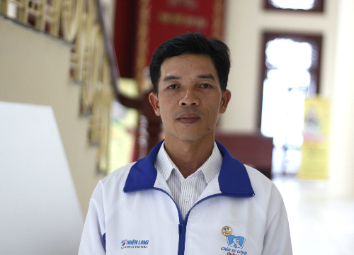 
Thầy Lương Quốc H&ugrave;ng đ&atilde; c&oacute; 14 năm c&ocirc;ng t&aacute;c tr&ecirc;n đảo Thổ Ch&acirc;u. Ảnh: Thanh T&acirc;m
