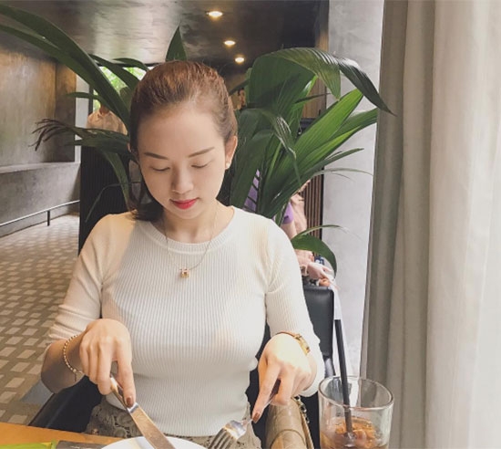 Khánh Ly với nét đẹp mặn mà của gái một con. Ảnh: Instagram.