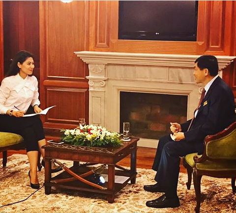 
Bố chồng Tăng Thanh Hà tiết lộ gia đình chuẩn bị đón thành viên mới trong cuộc phỏng vấn với biên tập viên VTV Ngọc Trinh.
