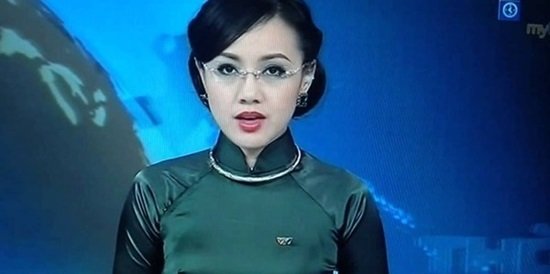 
MC Ho&agrave;i Anh đ&atilde; từng gặp sự cố trong chương tr&igrave;nh Thời sự c&aacute;ch đ&acirc;y hơn 2 năm.
