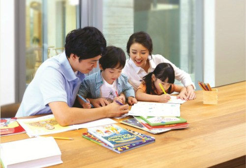 C&aacute;c &ocirc;ng bố b&agrave; mẹ mong con học th&agrave;nh t&agrave;i.