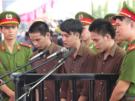 X&eacute;t xử lưu động vụ thảm s&aacute;t ở B&igrave;nh Phước.