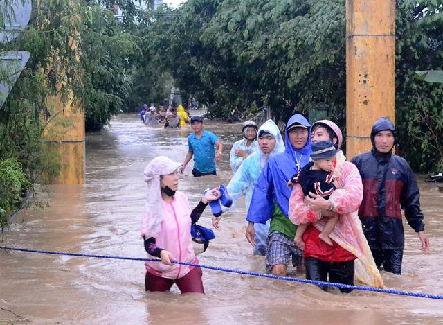 
Học sinh mầm non được cứu khỏi lũ an toàn
