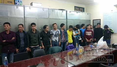 C&aacute;c con bạc bị bắt quả tang.