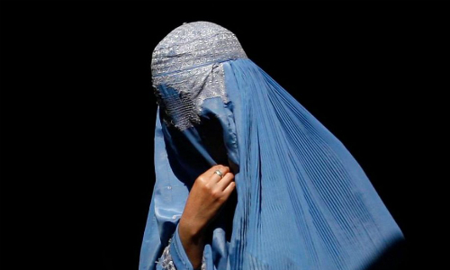 
Một phụ nữ Afghanistan. Ảnh: Reuters
