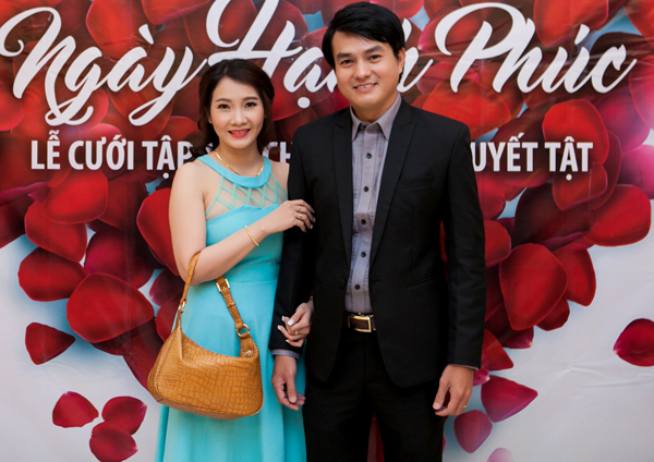 
Vợ Cao Minh Đạt làm trong ngành bảo hiểm. Cả hai yêu nhau hơn 2 năm thì quyết định về chung một nhà.
