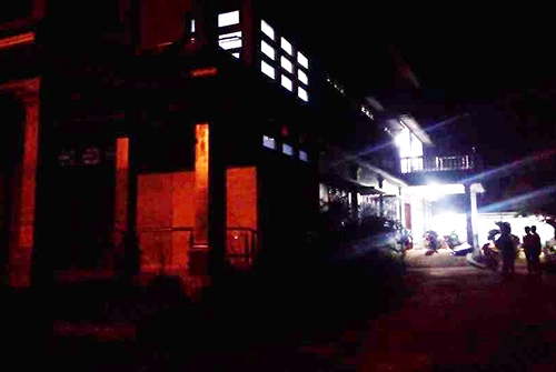 B&ecirc;n trong căn biệt thự xảy ra vụ &aacute;n mạng. Ảnh: Xu&acirc;n Mai