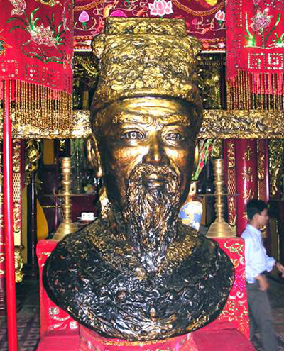 Tượng tướng Thoại Ngọc Hầu trong lăng ở An Giang. Ảnh: thoaingochau.org