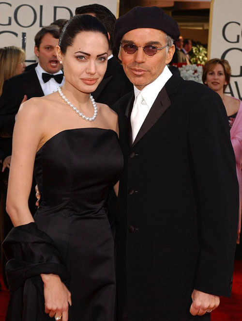 
Jolie là người vợ thứ 5 của Billy Bob Thornton nhưng là một trong những người phụ nữ mà Billy có tình cảm sâu nặng nhất.
