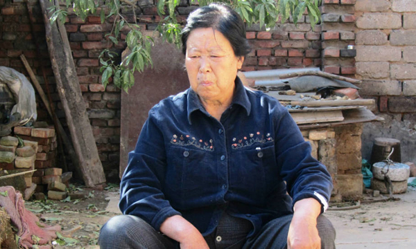 Bà Zhang Huanzhi, mẹ của Nie, đã nỗ lực đấu tranh để vụ án của con trai được xử lại. Ảnh: CNN
