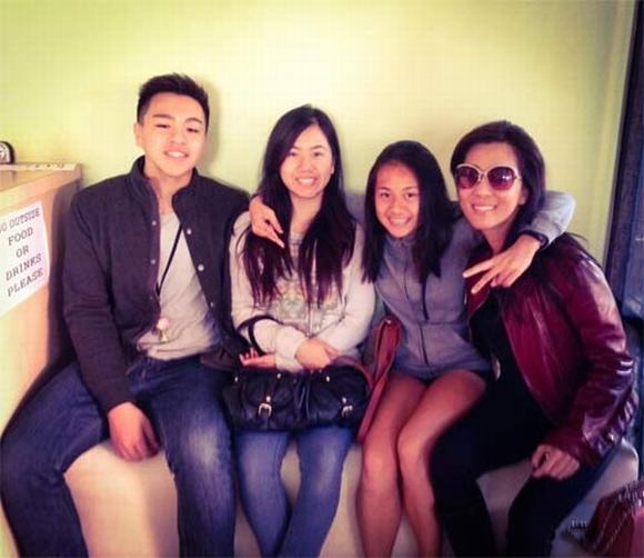 Được biết, Maily đây là một trong 2 cô con gái Nguyễn Cao Kỳ Duyên có với người chồng đầu tiên.