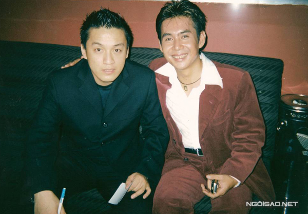 Từ năm 2001, Lam Trường bắt đầu lăng xê mốt đầu đinh. Anh thân thiết chụp ảnh cùng Đoan Trường. 
