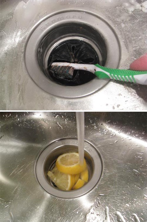 Thay vì dùng bàn chải để trà thì bạn chỉ cần đặt những lát chanh trên bồn rửa và xả vòi nước nhẹ nhàng để đánh bay cáu bẩn.