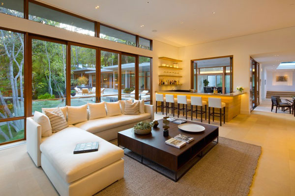 Ng&ocirc;i sao người Puerto Rico vừa tiếp đ&oacute;n gia đ&igrave;nh bạn trai tới thăm qu&ecirc; nh&agrave; của anh v&agrave;o dịp lễ Tạ ơn vừa qua.