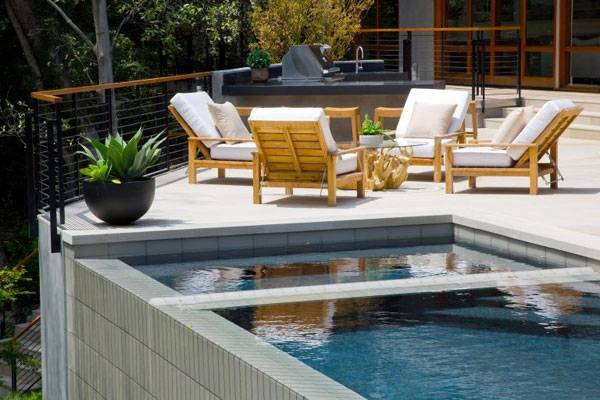 Ricky v&agrave; họa sĩ Jwan Yosef hẹn h&ograve; từ cuối năm ngo&aacute;i, c&ocirc;ng khai t&igrave;nh cảm v&agrave;o th&aacute;ng 3 năm nay v&agrave; đ&iacute;nh h&ocirc;n v&agrave;o ng&agrave;y 16/11.