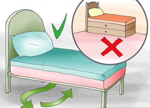 Làm ngăn để đồ dưới gầm giường: Nếu nhà không quá chật chội, bạn nên để gầm giường được thông thoáng, giúp luồng khí trong phòng được lưu thông. Bụi bặm cũng dễ dàng được dọn sạch khi cần thiết.