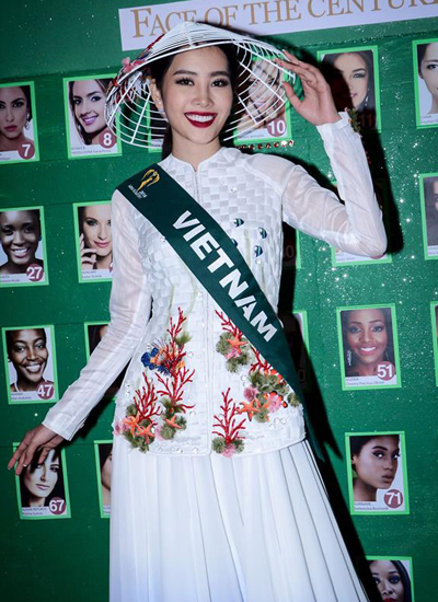
Ở Miss Earth, Nam Em lần lượt giành huy chương vàng và bạc tại các phần thi phụ như Hoa hậu Ảnh, Hoa hậu tài năng, Trang phục dạ hội.
