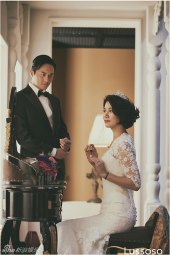 
Sau 14 năm lấy nhau (2015), Trương Trí Lâm và Viên Vịnh Nghi mới chụp ảnh cưới.
