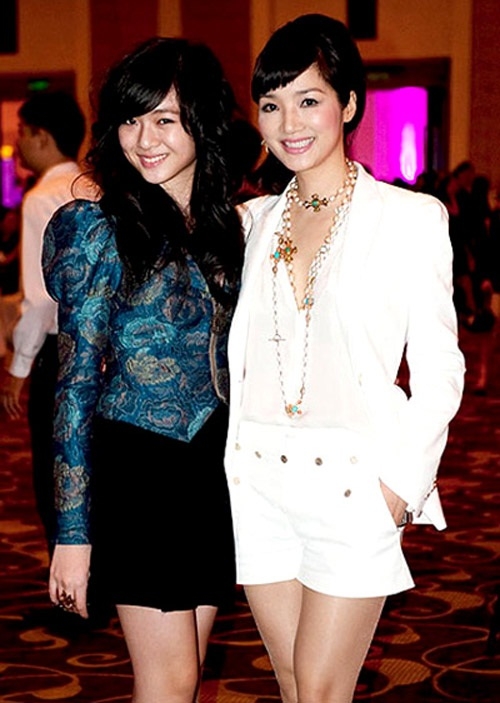 Con gái cưng của Hoa hậu Giáng My là Anh Sa, cô bé gây ấn tượng bởi vẻ ngoài xinh xắn, gương mặt nhỏ nhắn cùng nụ cười duyên dáng.